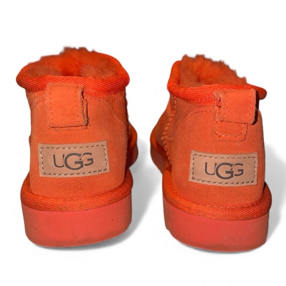 UGG CLASSIC ULTRA MINI - Picture 3 of 4